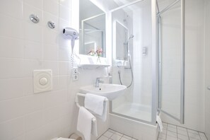 Suite – standard | Bad | Dusj og håndklær