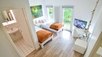 Basic-Doppel- oder -Zweibettzimmer | Schreibtisch, Verdunkelungsvorhänge, schallisolierte Zimmer