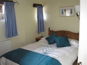 3 bedrooms, iron/ironing board, travel cot, free WiFi