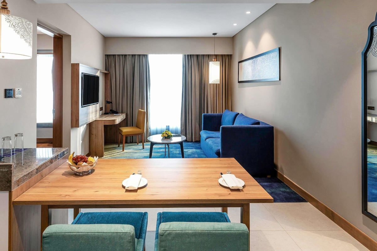 Hochwertige Bettwaren, Minibar, Zimmersafe, Schreibtisch