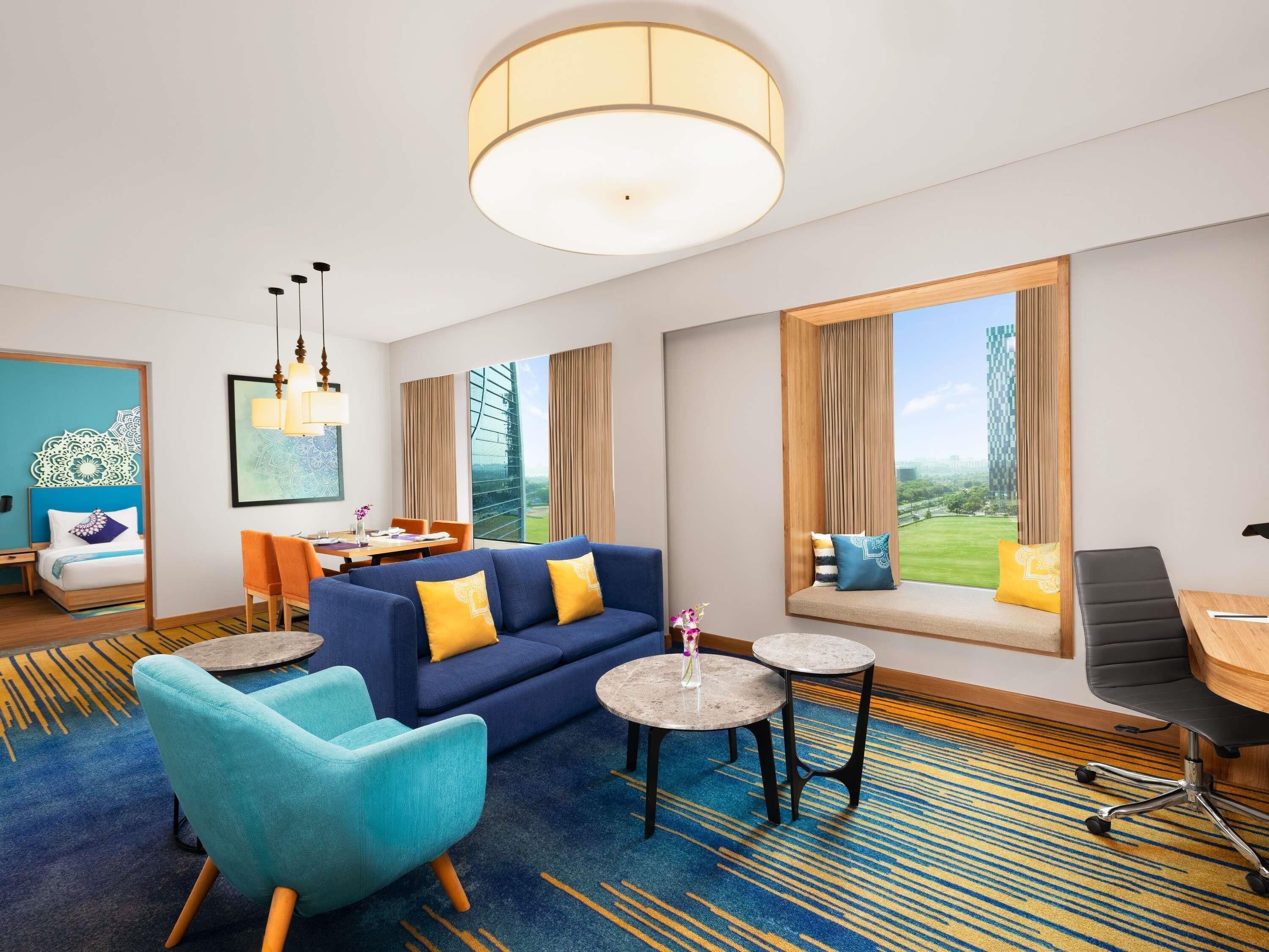 Executive Suite, 1 Double Bed | Premium bedding, minibar, in-room safe, desk