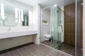 Family Room | Bathroom | Towels
