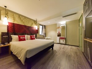 1 bedroom, in-room safe, desk, blackout curtains - Ibis Guangzhou Pazhou International Exhibition Center Hotel (Guangzhou)