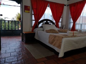 Family House ((8 rooms)) | Free WiFi, bed sheets