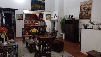 電冰箱、微波爐、烤箱、咖啡機/沖茶器