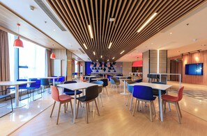 Free daily buffet breakfast - Holiday Inn Express Xi'An West by IHG (Xi'an)