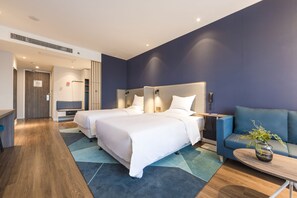 Kamar Superior | Seprai premium, selimut bulu angsa, bantalan ekstra lembut, dan brankas