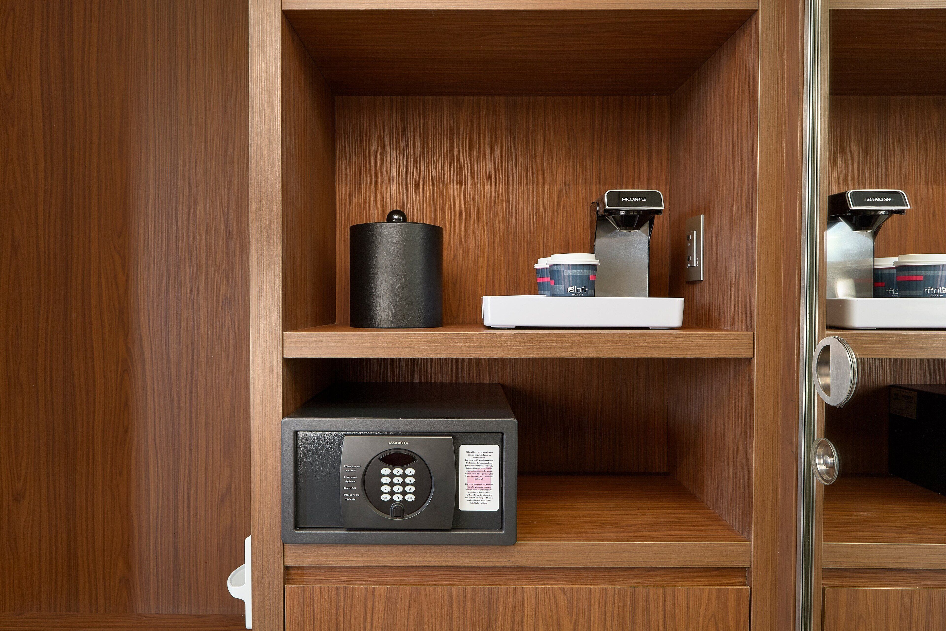 1 bedroom, down duvets, minibar, in-room safe