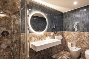 Family Quadrupla | Bathroom - Casa d'Este - Hotel Ferrara (Ferrara)