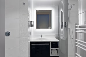 Shower, free toiletries, hair dryer, towels