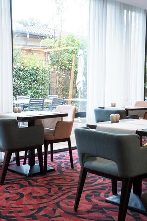 Lunsj og middag serveres