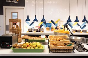 Desayuno buffet todos los días (con cargo) 