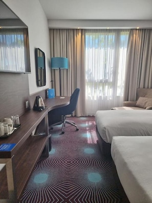 Premium bedding, in-room safe, individually decorated