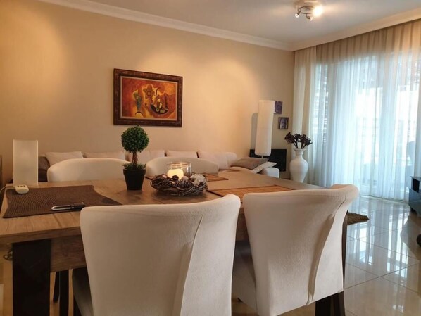 Villa, Golf View | In-room dining