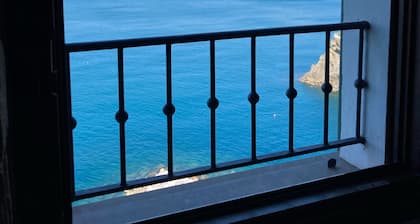 Una casa típica de Liguria, con terraza y vistas al mar.