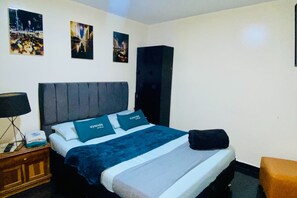Hypo-allergenic bedding, down duvets, blackout curtains, soundproofing - Ayenda Bogotá Home (Bogotá)