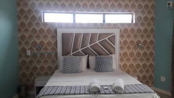 Iron/ironing board, free WiFi, bed sheets