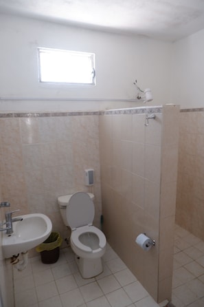 Family Room, Multiple Beds | Bathroom | Shower, towels - Casa Chi (Valladolid)