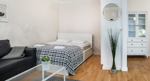 Individually decorated, individually furnished, free cots/infant beds