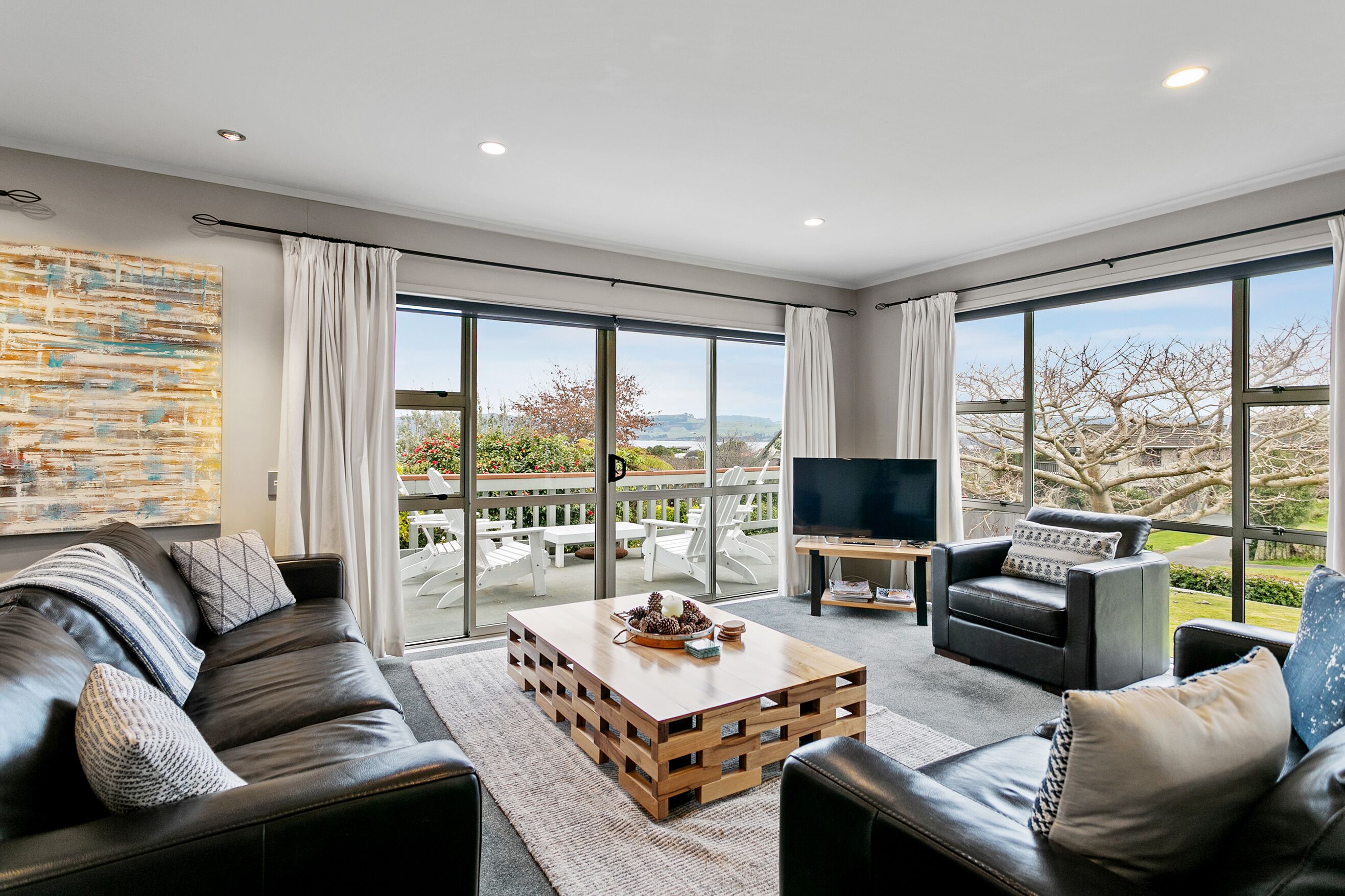 Dining/living room