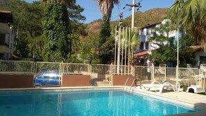 Seasonal outdoor pool - Tayfun Otel Marmaris (Marmaris)