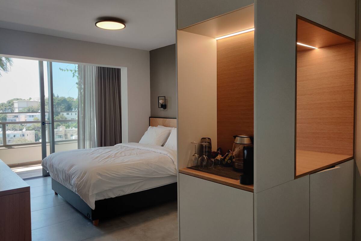 Luxury Studio Suite, Sea View | Egyptian cotton sheets, premium bedding, down comforters