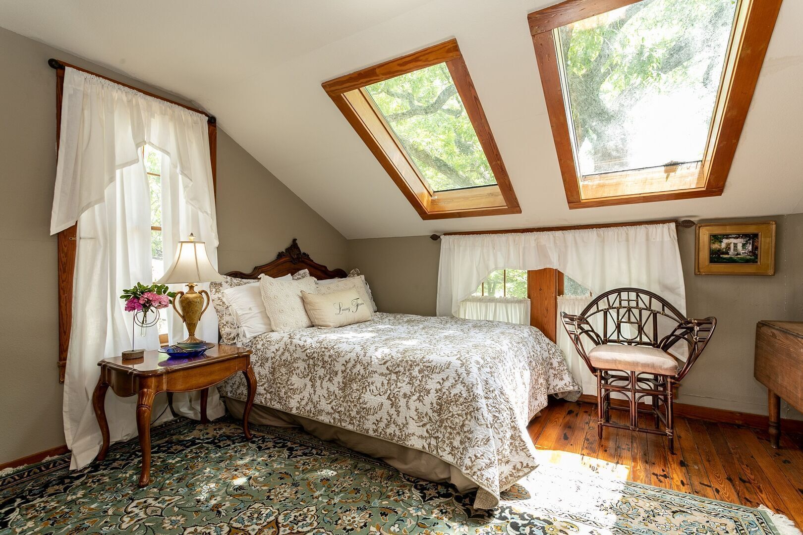 Gillespie House- East Suite | Conveniently Located