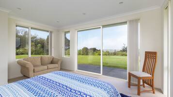 3 bedrooms, iron/ironing board, WiFi