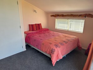 3 bedrooms, iron/ironing board, WiFi, bed sheets - Coro Beach Haven - Hahei Holiday Home (Hahei)