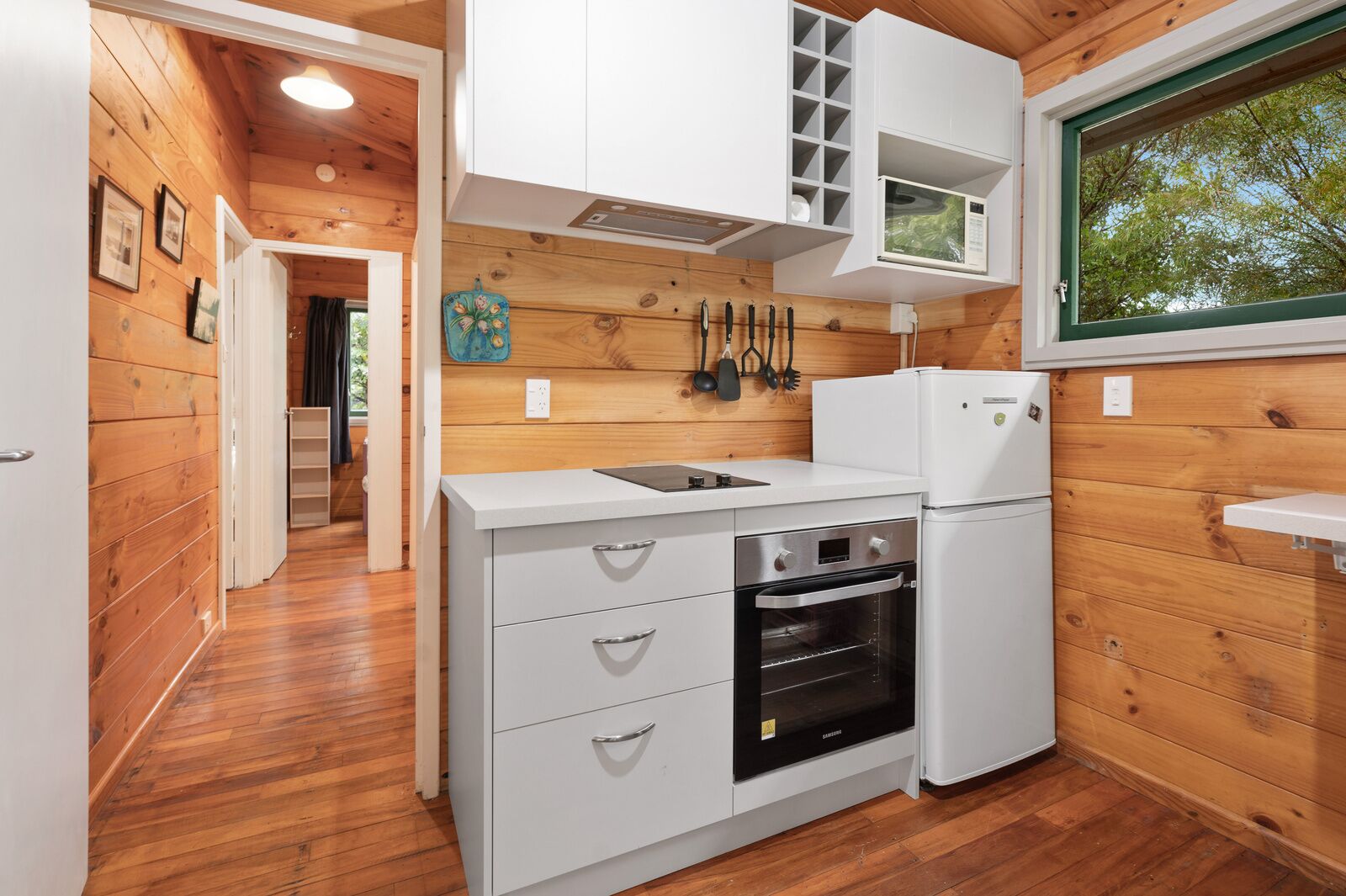 Réfrigérateur, micro-ondes, four, grille-pain