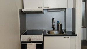 Căn hộ | Bếp nhỏ riêng | Tủ lạnh, lò vi sóng, lò nướng, bếp nấu 