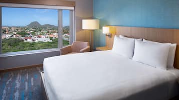 Camas con pillow-top, caja de seguridad en la habitación y escritorio