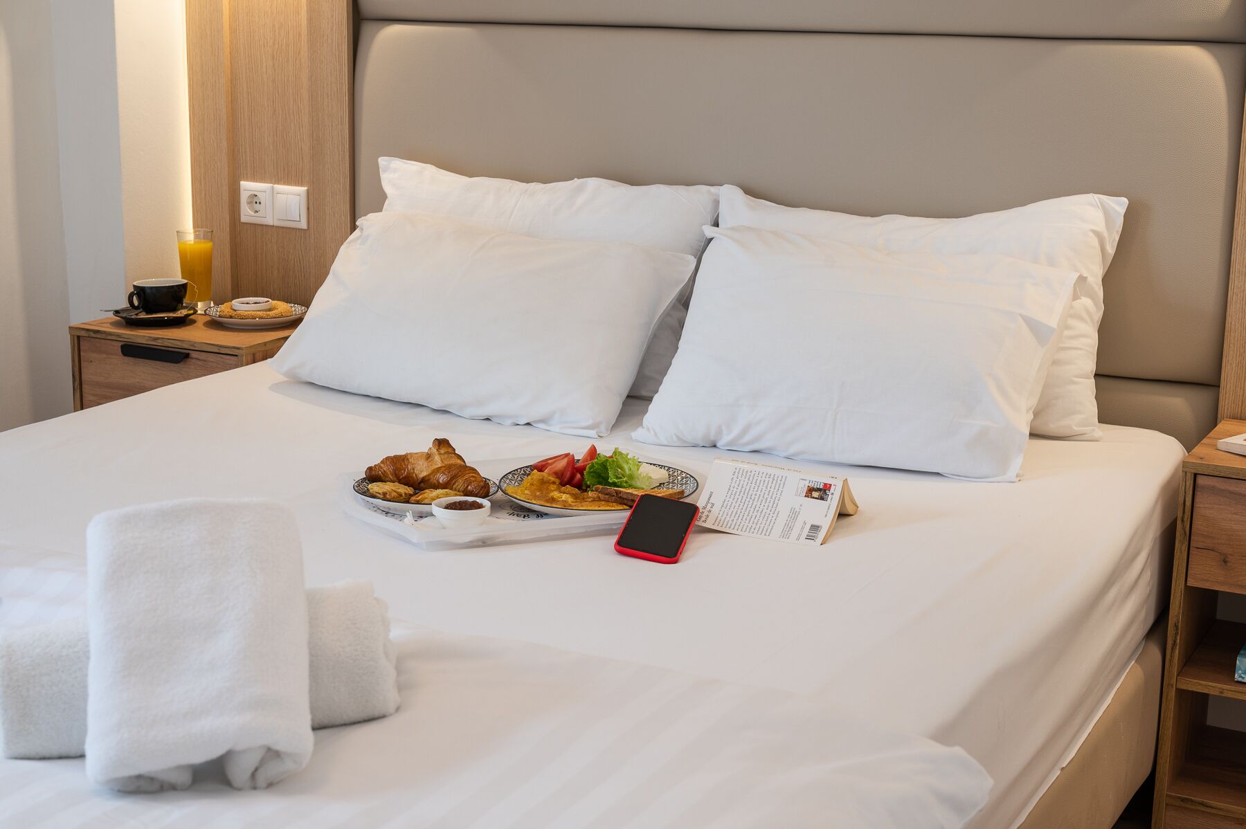 comfort double room, city view | premium bedding, in-room safe, desk, laptop workspace