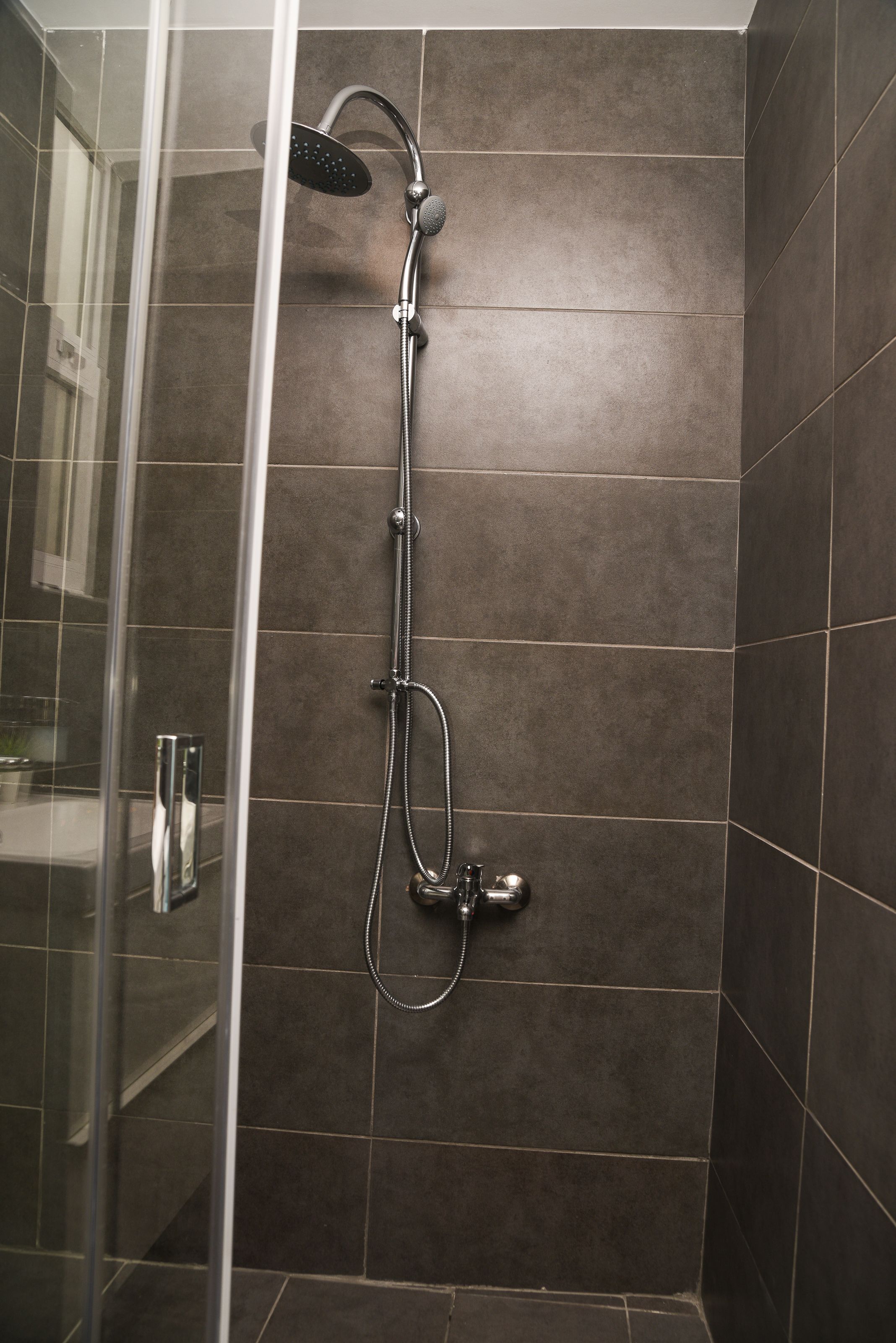 shower, rainfall showerhead, free toiletries, hair dryer