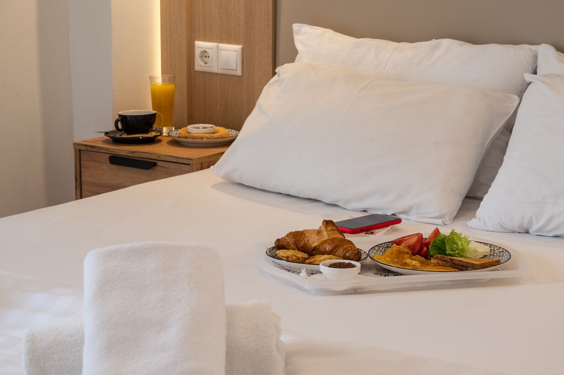 comfort double room, city view | premium bedding, in-room safe, desk, laptop workspace