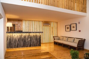 Reception - Hotel Tier (Athens)