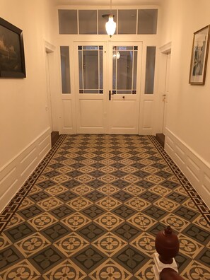 Interior - Modern apartment in a renovated 18th century historic landmark (Rhodt unter Rietburg)