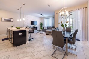 Unclassified image, 3 of 48, button