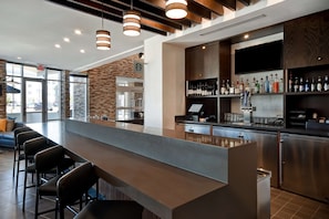 Bar (on property) - Hyatt Place Huntsville/ Research Park/ Redstone (Huntsville)