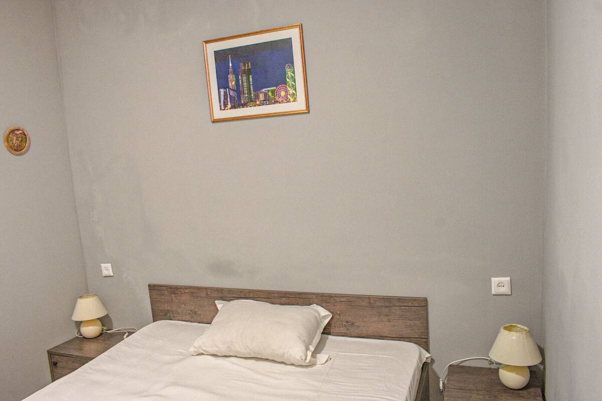 Deluxe Double Room | Soundproofing, iron/ironing board, free WiFi, bed sheets