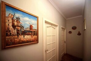 Hallway - Bon Voyage (Tbilisi)