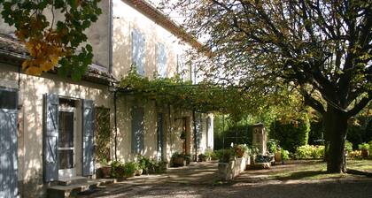 Appartement au calme dans Mas, piscine hors sol, Ă 7mn Ă pieds du centre ancien