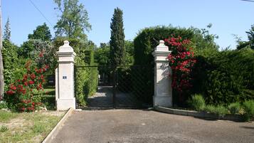 Enceinte de lâhĂ©bergement