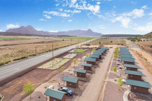 Front of property - Gooseberry Lodges (Hurricane)