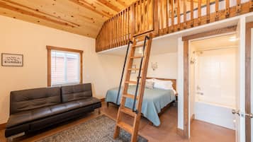 Deluxe Cabin | Living area