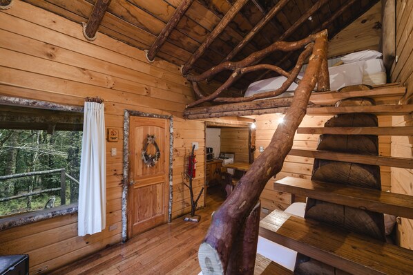 Hytte (2 People) | Blendingsgardiner, strykejern/-brett og sengetøy