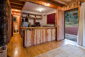 ตู้เย็นขนาดใหญ่, ไมโครเวฟ, เตาอบ, เตาประกอบอาหาร