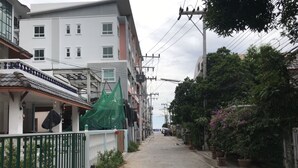 Front of property - Guild House Bangsaen (Chonburi)