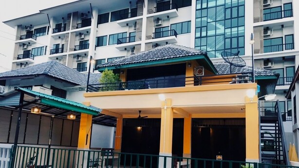 Front of property - Guild House Bangsaen (Chonburi)