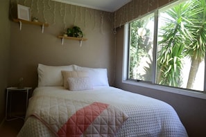 4 bedrooms, iron/ironing board, free WiFi, wheelchair access
